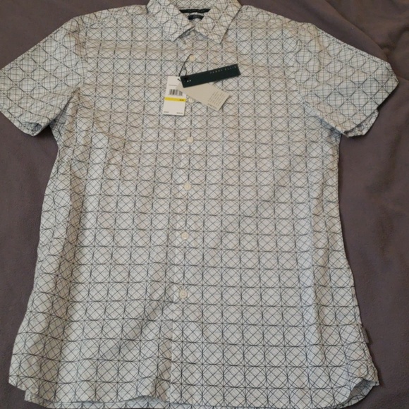 Perry Ellis short sleeve button down dress shirt - Picture 2 of 4